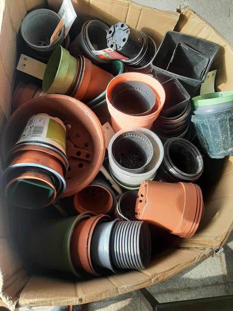 Diverse maten  Kweekpotjes., Tuin en Terras, Ophalen of Verzenden