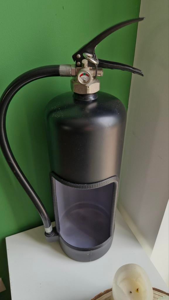 Handgemaakte brandblusser, Huis en Inrichting, Brandblussers en Brandkasten, Zo goed als nieuw, Brandblusser, Ophalen of Verzenden