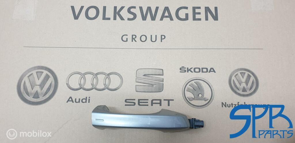 GOLF 7 LB7W KEYLESS Deurgreep Rechtsvoor GREEP 5G0837206Q, Gebruikt, Volkswagen, Ophalen of Verzenden, Volkswagen