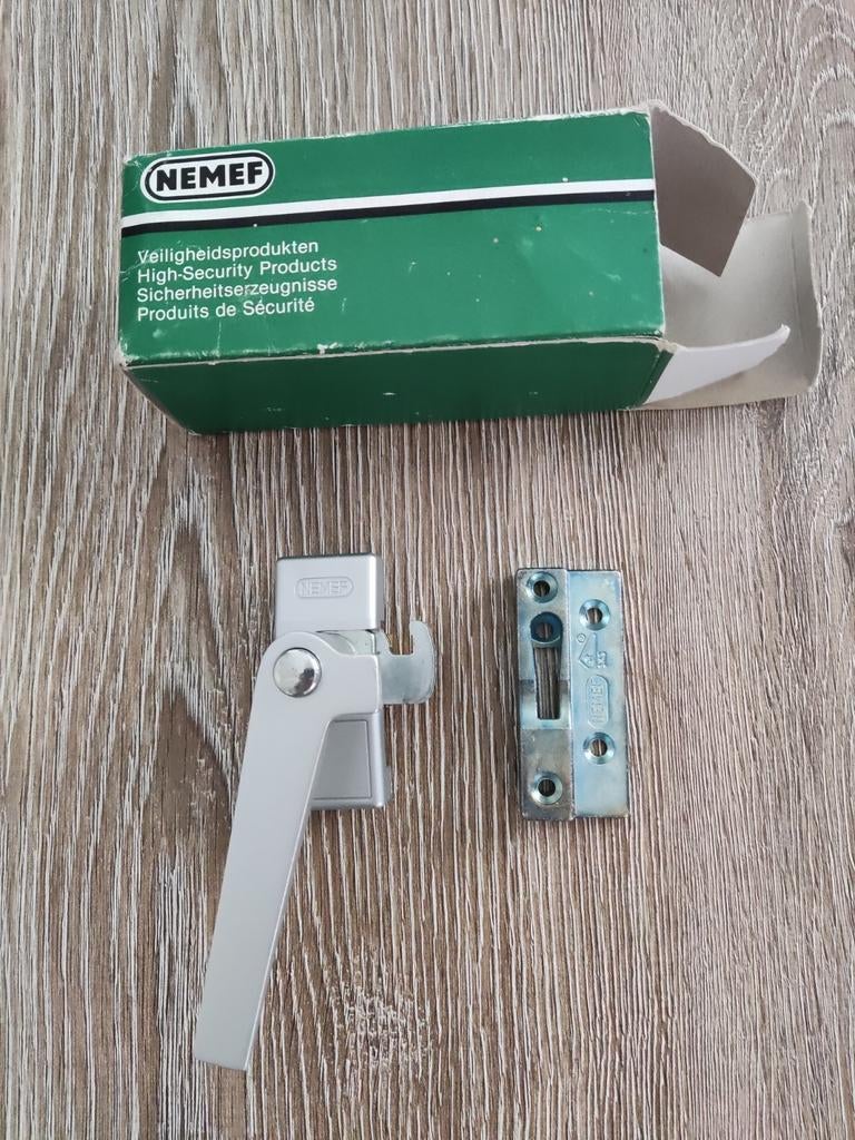 NEMEF Raamsluiting / Raamboompje / Raamkrukje, rechts NIEUW!, Ophalen of Verzenden, Nieuw