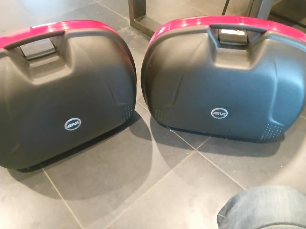 Givi E360 monokey koffers in nieuwstaat, Ophalen, Gebruikt