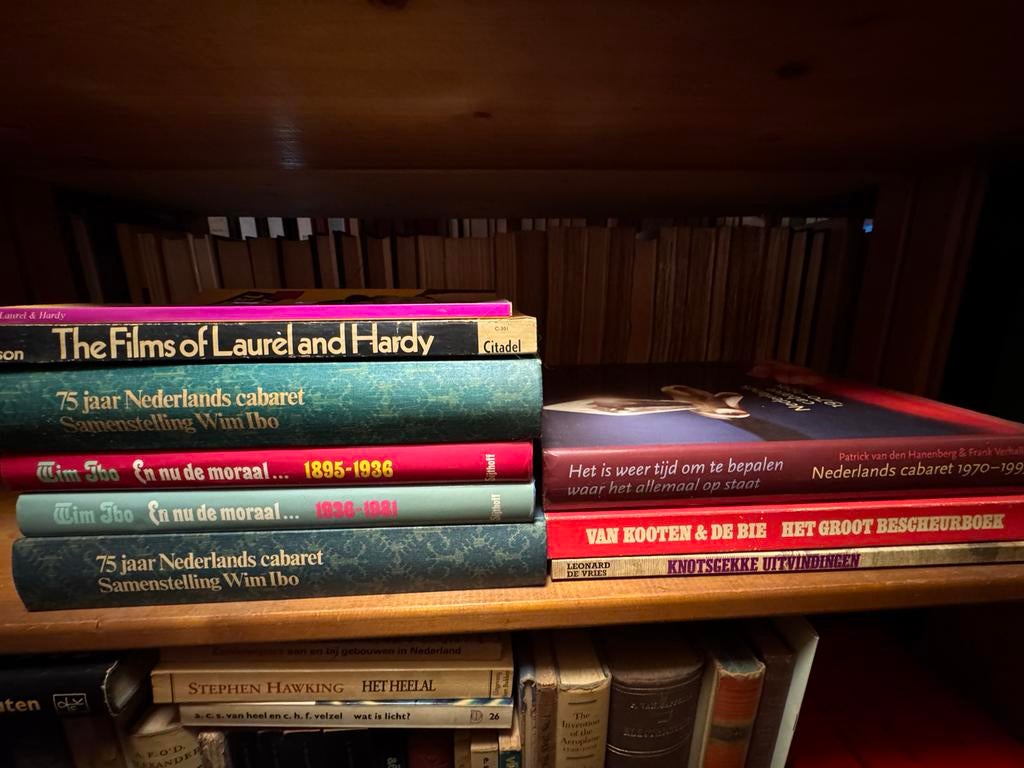 Diverse boeken: cabaret, film, literatuur, Ophalen, Gelezen