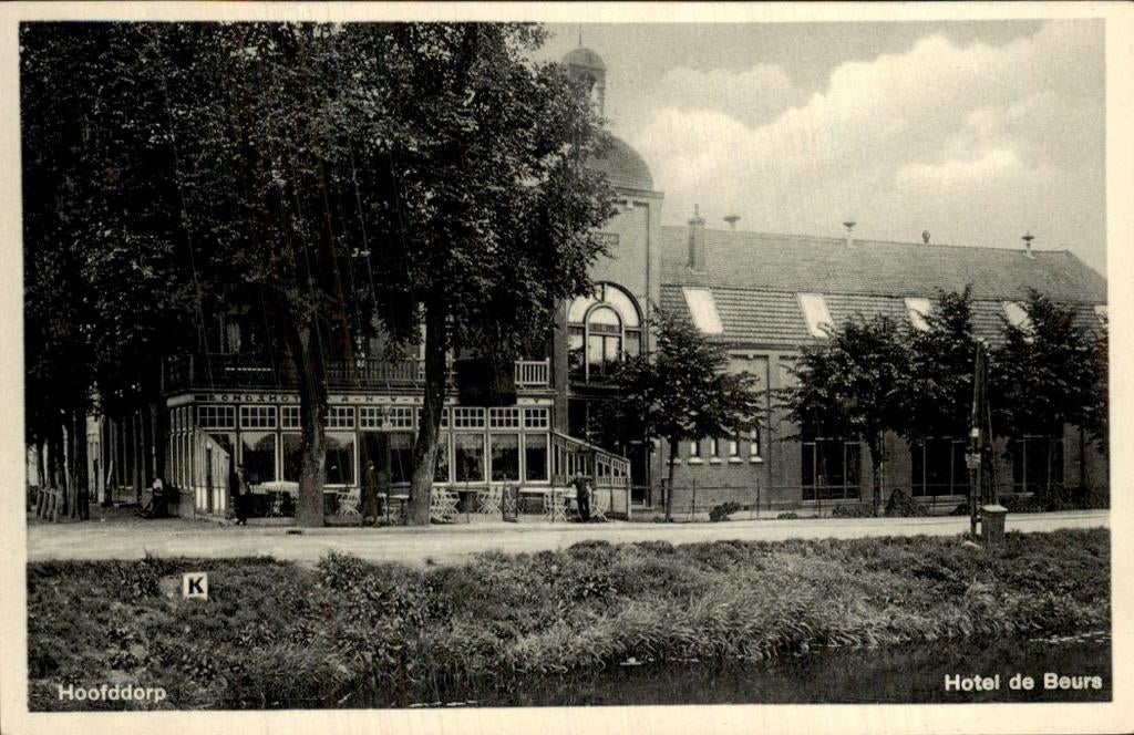 Hoofddorp - Hotel de Beurs - Voorgevel, Ophalen of Verzenden, 1940 tot 1960, Gelopen, Noord-Holland