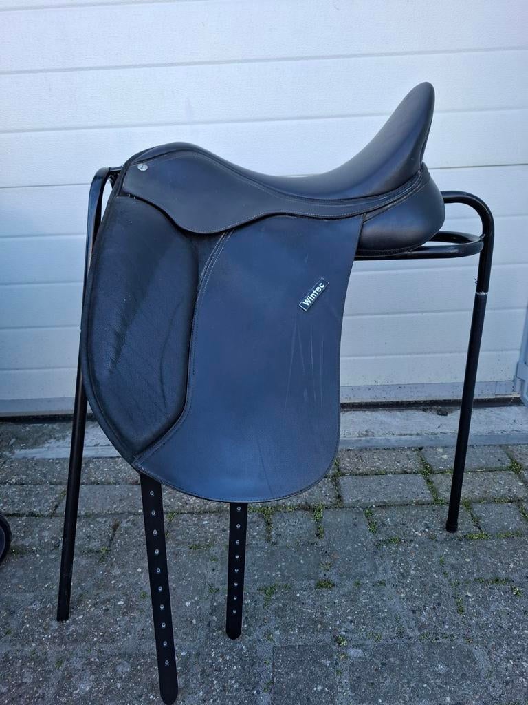 Wintec 500 16.5 dressuur, Dieren en Toebehoren, Paarden en Pony's | Zadels, Dressuur, Ophalen of Verzenden, Zo goed als nieuw