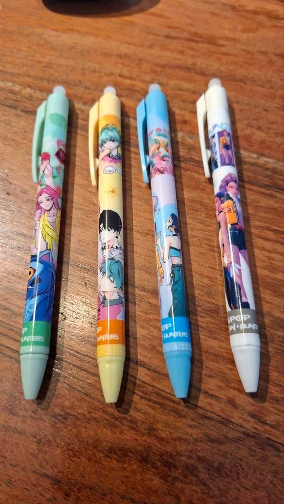 Uitwisbare Pokémon Pen assorti | Smyths Toys Nederland