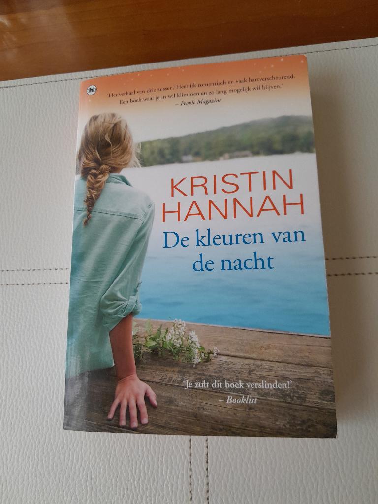 De kleuren van de nacht Kristin Hannah, Ophalen of Verzenden, Gelezen, Kristin Hannah, Nederland