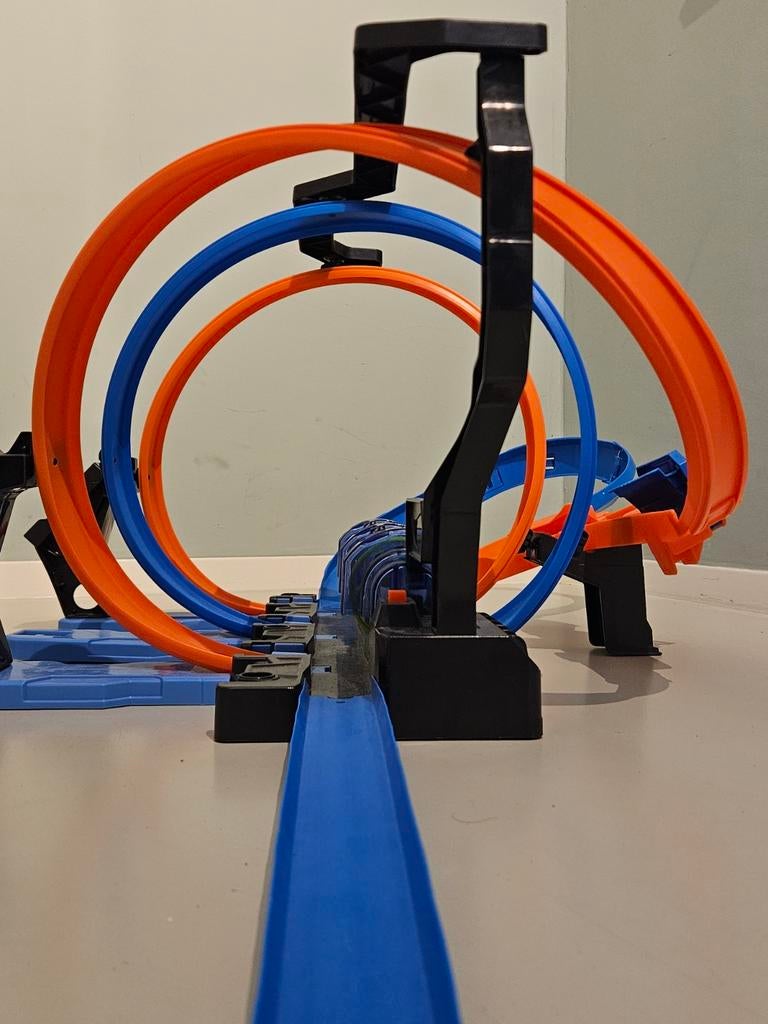 Hot Wheels spiral crash baanset, Kinderen en Baby's, Speelgoed | Racebanen, Ophalen of Verzenden, Hot Wheels, Met looping, Elektrisch
