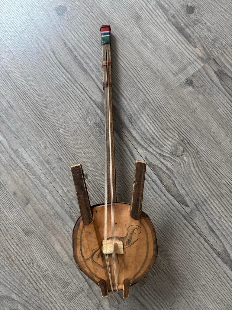 Handgemaakt snaarinstrument van kalebas, 3 snaren, Ophalen of Verzenden, Gebruikt, Luit, Saz of Bouzouki