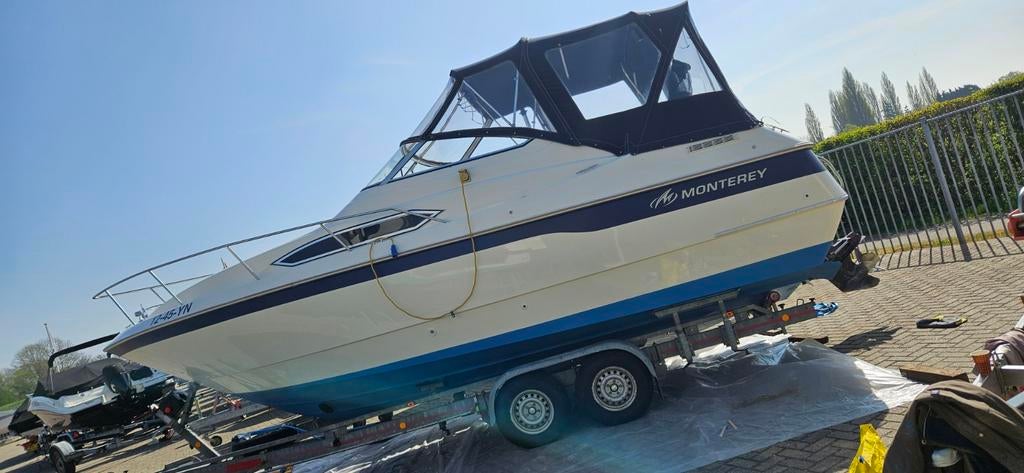 Monterey 246 /  256 Speedcruiser  5.7 ltr 8 250pk Vaarklaar, Watersport en Boten, Ophalen, Zo goed als nieuw, 50 pk of meer, Binnenboordmotor