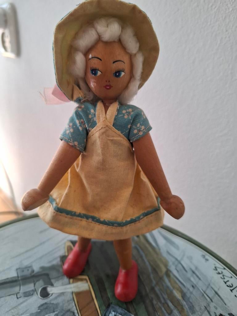 Vintage handbeschilderde poppen met houten ledematen, Ophalen of Verzenden, Gebruikt, Pop