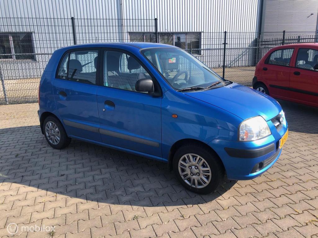 Hyundai Atos 1.1i Active Inruil koopje 790,-, Auto's, Hyundai, Voorwielaandrijving, Stof, 4 cilinders, Metallic lak