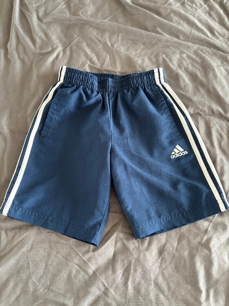 korte kinder sportbroek blauw Adidas, Kinderen en Baby's, Kinderkleding | Maat 140, Adidas, Jongen of Meisje, Sport- of Zwemkleding