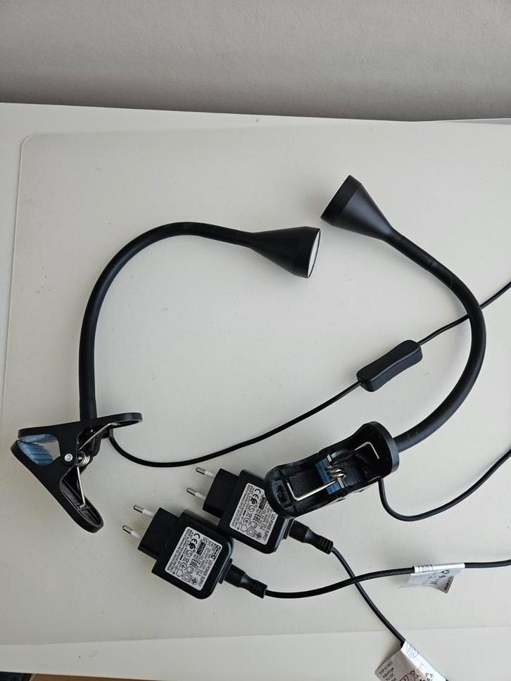 IKEA Nävlinge klemspot zwart (2x), Huis en Inrichting, Lampen | Spots, Zo goed als nieuw, Plafondspot of Wandspot, Kunststof, Led