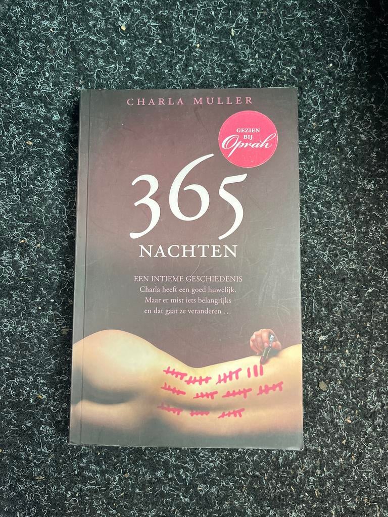 365 Nachten - Charla Muller, Ophalen of Verzenden, Zo goed als nieuw, Nederland