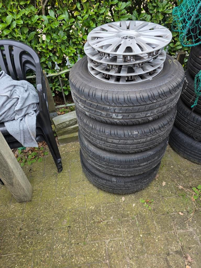 Zomerbanden VW Caddy met originele wieldoppen, Ophalen, 15 inch, Banden en Velgen, 205 mm