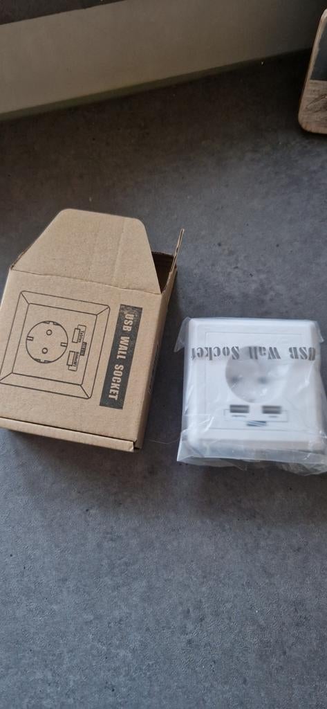 Twee stopcontacten met USB, Doe-het-zelf en Verbouw, Elektra en Kabels, Ophalen of Verzenden