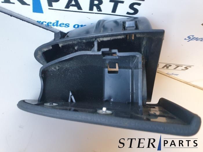 Asbak achter van een Mercedes E-Klasse, Gebruikt, -, Ophalen of Verzenden, -