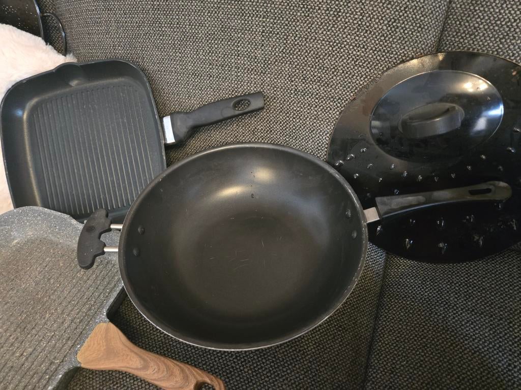3 Grote Pannen, met spatdeksel. Grillpan, Ophalen of Verzenden, Gebruikt, Pannenset