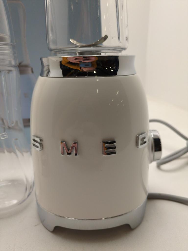 SMEG blender PBF01 wit - Retourdeal, Witgoed en Apparatuur, Blenders, Info@mystore.nl, Nieuw, Bruggestraat 18, Blender to go