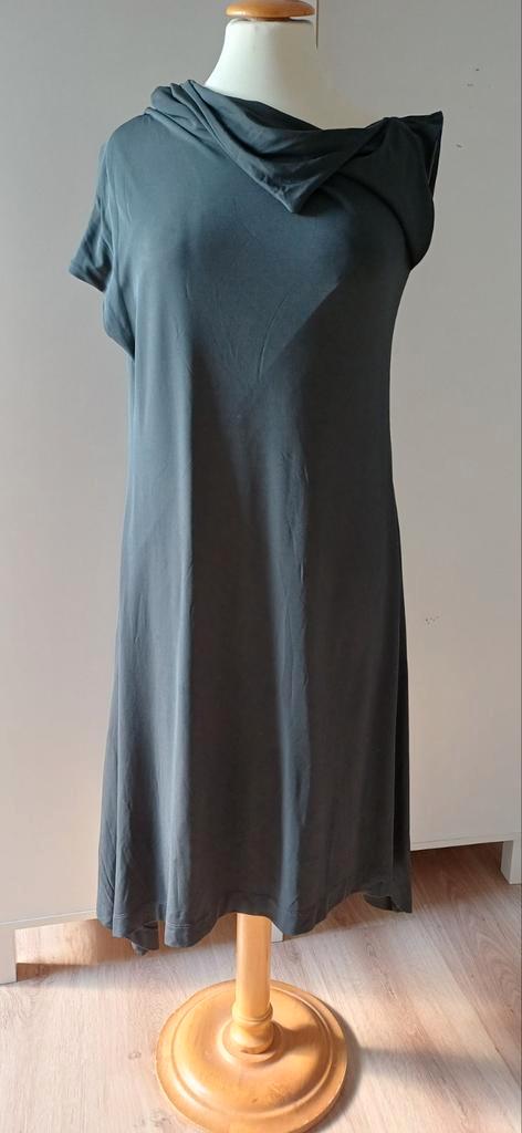 Sarah Pacini feestelijk asymmetrisch jurkje M, Kleding | Dames, Jurken, Zo goed als nieuw, Maat 38/40 (M), Grijs, Knielengte, Ophalen of Verzenden