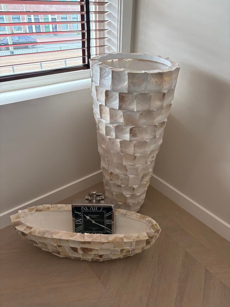 Luxe schelpenvazen (Mother of Pearl) + London klok, Ophalen, Overige materialen, Gebruikt, Wit