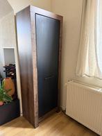 Garderobekast bruin/zwart met uitschuifbaar rek, Huis en Inrichting, Kasten | Kledingkasten, Ophalen, Kunststof, Met plank(en)