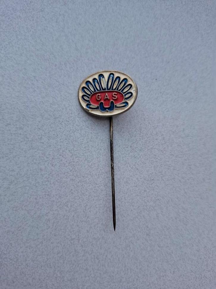 Vintage speldje prikker pin steekspeld Gas, Verzamelen, Speldjes, Pins en Buttons, Gebruikt, Ophalen of Verzenden