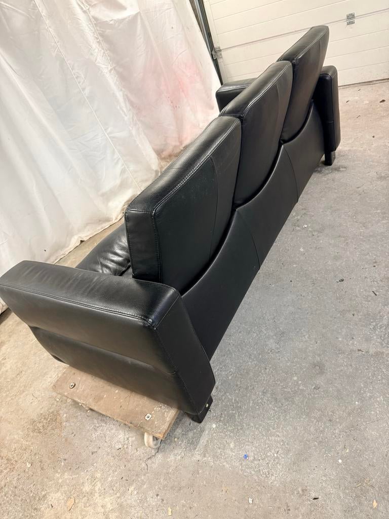 Stressless 3-zits bank met verstelbare zitting, Huis en Inrichting, Banken | Bankstellen, Ophalen, Gebruikt, Kleur zwart kan in relaxs stand helemaal