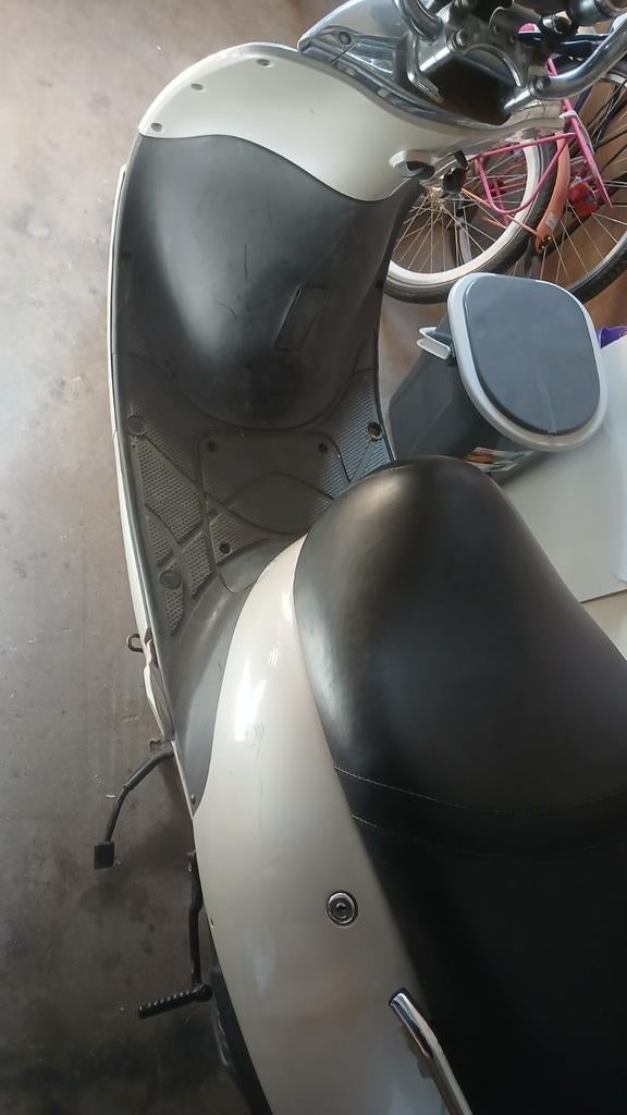 Mooie Snorfiets - SYM, Fietsen en Brommers, Snorfietsen en Snorscooters, Ophalen of Verzenden, Gebruikt, Benzine, SYM