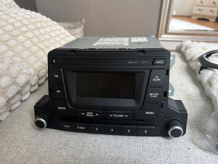 Radio Hyundai i10 met frame, Auto diversen, Autoradio's, Gebruikt, Ophalen of Verzenden