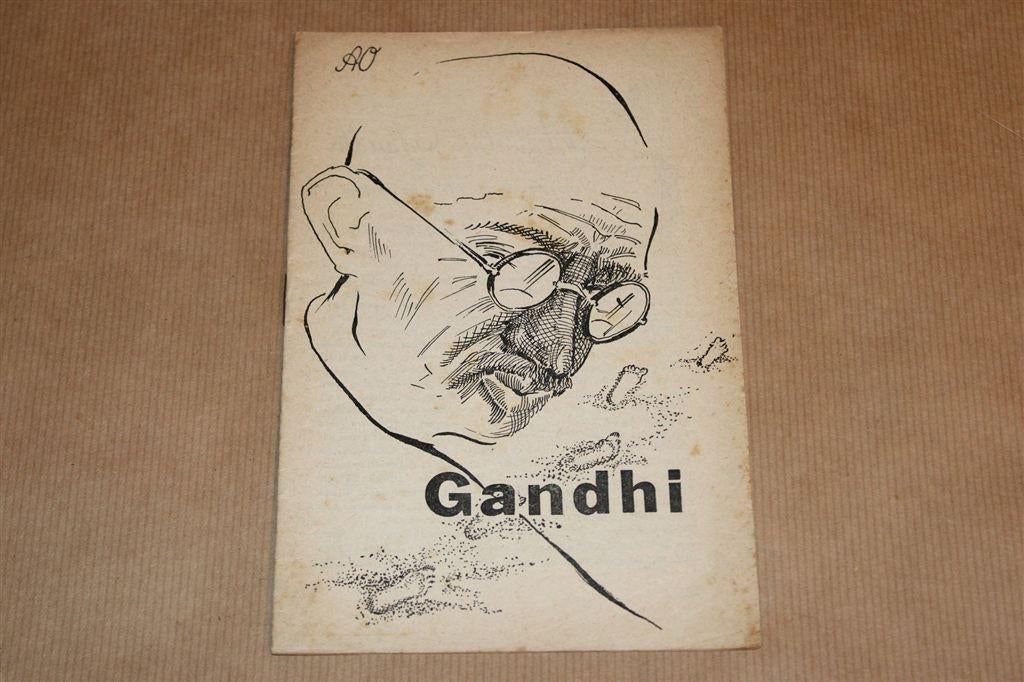 Gandhi [1947] — Vintage Verslag van zijn Vredestocht India, Ophalen of Verzenden, Gelezen, Overige onderwerpen, Achtergrond en Informatie