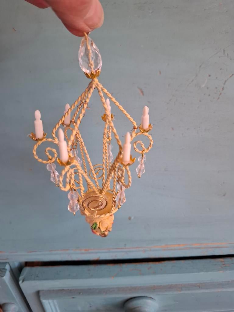 Brocante poppenhuis kroonluchter, Kinderen en Baby's, Speelgoed | Poppenhuizen, Ophalen of Verzenden, Poppenhuis