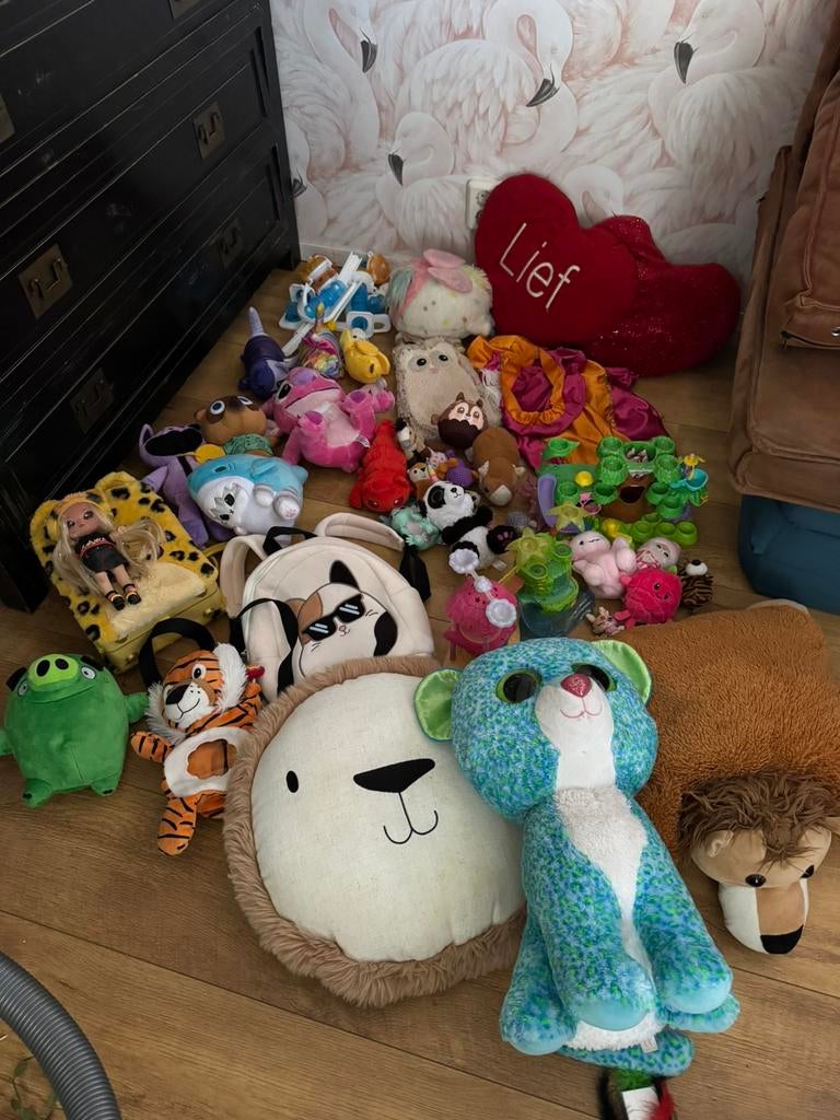 Rommelmarkt spullen. Knuffels boeken onesie, snoezelkleedjes, Ophalen of Verzenden, Zo goed als nieuw, Overige typen