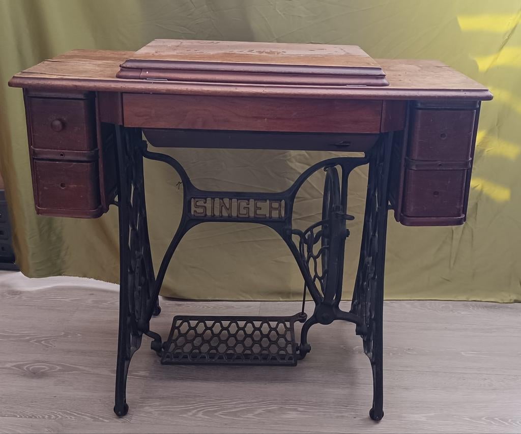 Antieke Singer Naaimachine met Houten Tafel, Ophalen