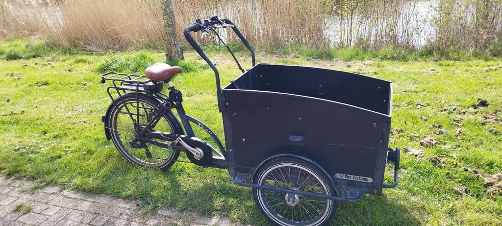 Zwarte bakfiets, Fietsen en Brommers, Fietsen | Bakfietsen, Gebruikt, 4 kinderen of meer, Elektrisch, Ophalen