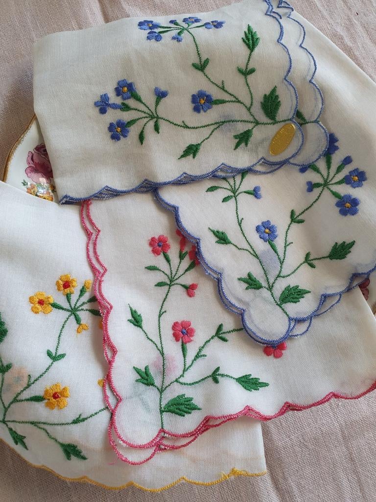 Geborduurde zakdoeken van katoen, Made in Switzerland, Ophalen of Verzenden