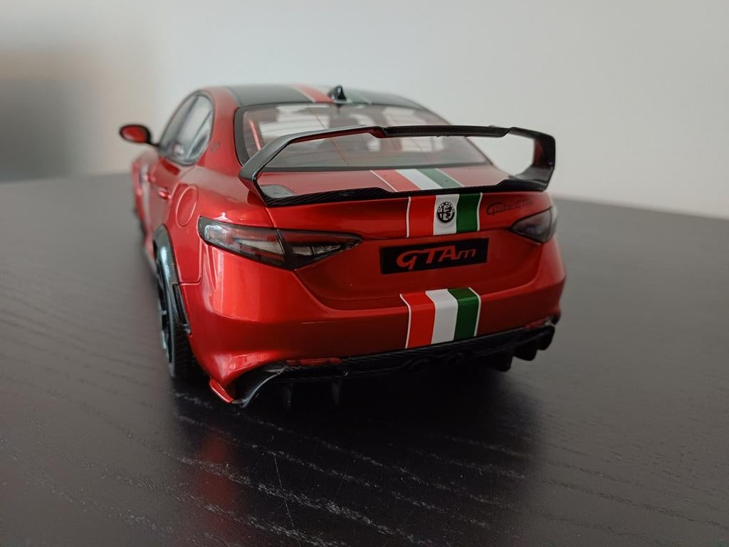 Solido Alfa Romeo Giulia GTA M – Tricolore Mugello 1969 Livery (2022) – Hochwertiges Diecast Modellauto im Maßstab 1:18, italienische Performance-Limousine für Sammler & Motorsport-Fans