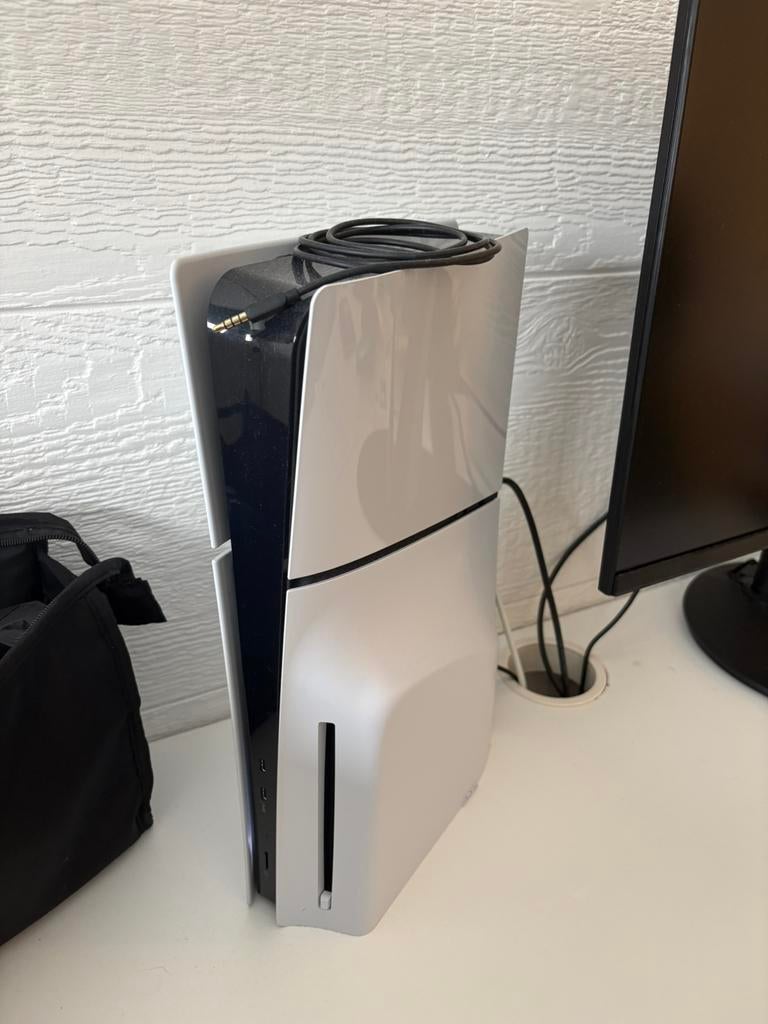 playstation 5 met monitor en beeldscherm, Spelcomputers en Games, Spelcomputers | Sony PlayStation 5, Ophalen, Zo goed als nieuw