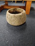 Franse natuurstenen plantenpot uit de jaren 60, Ophalen, Zo goed als nieuw, Rond, Binnen