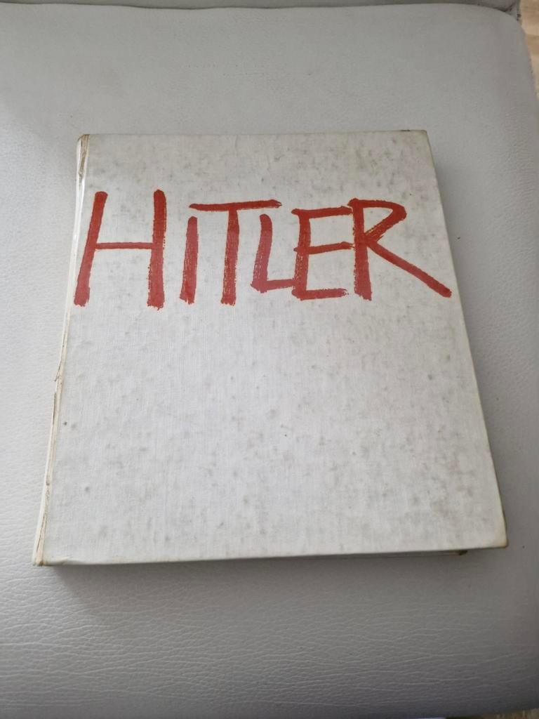 Boek: Hitler, Robert Neumann en Helga Koppel, Ophalen of Verzenden