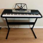 Keyboard met standaard NJS800, Muziek en Instrumenten, 61 toetsen, Zo goed als nieuw, Met standaard, Ophalen