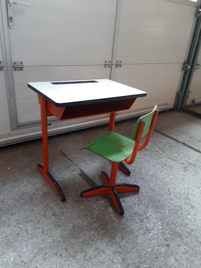 schooltafel en stoel, Ophalen, Gebruikt, Tafel(s) en Stoel(en)