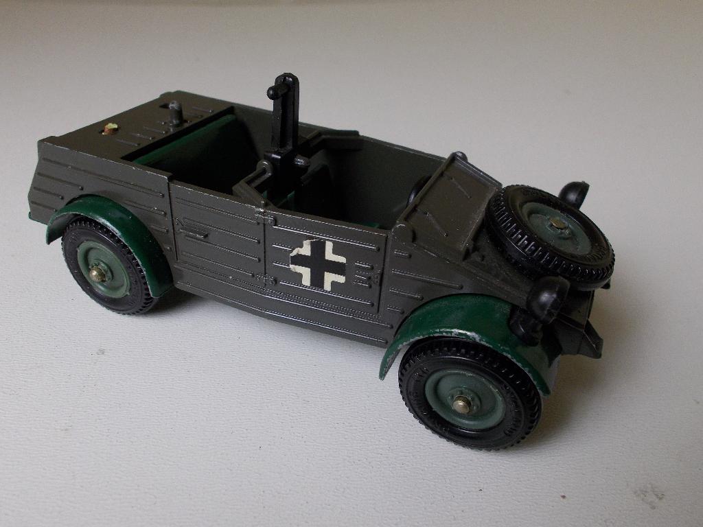1975 Britains Ltd. 9783 WWII GERMAN KUBELWAGEN. (-B-)