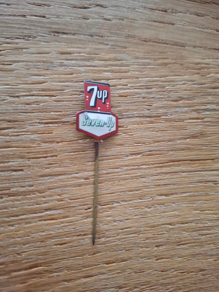 Vintage retro speldje pin prikker 7-up Seven Up, Verzamelen, Ophalen of Verzenden