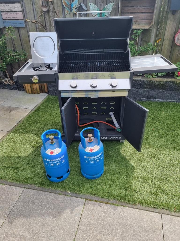 Gas bbg meridian 3 incl 2 gasflessen, Tuin en Terras, Gasbarbecues, Ophalen