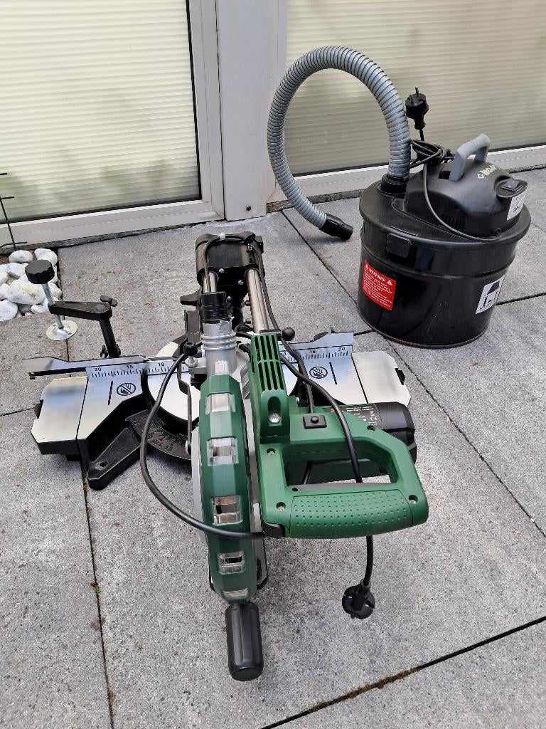 AFKORTZAAG mét Verstekfunctie en afzuiging 2 Force z.g.a.n., Doe-het-zelf en Verbouw, Ophalen, 2-Force, 70 mm of meer, Zo goed als nieuw