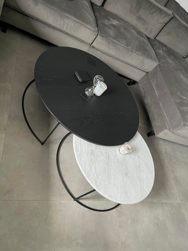 Set van 2 ronde salontafels, zwart en wit marmerlook, Huis en Inrichting, Tafels | Salontafels, Rond, Zo goed als nieuw, Metaal