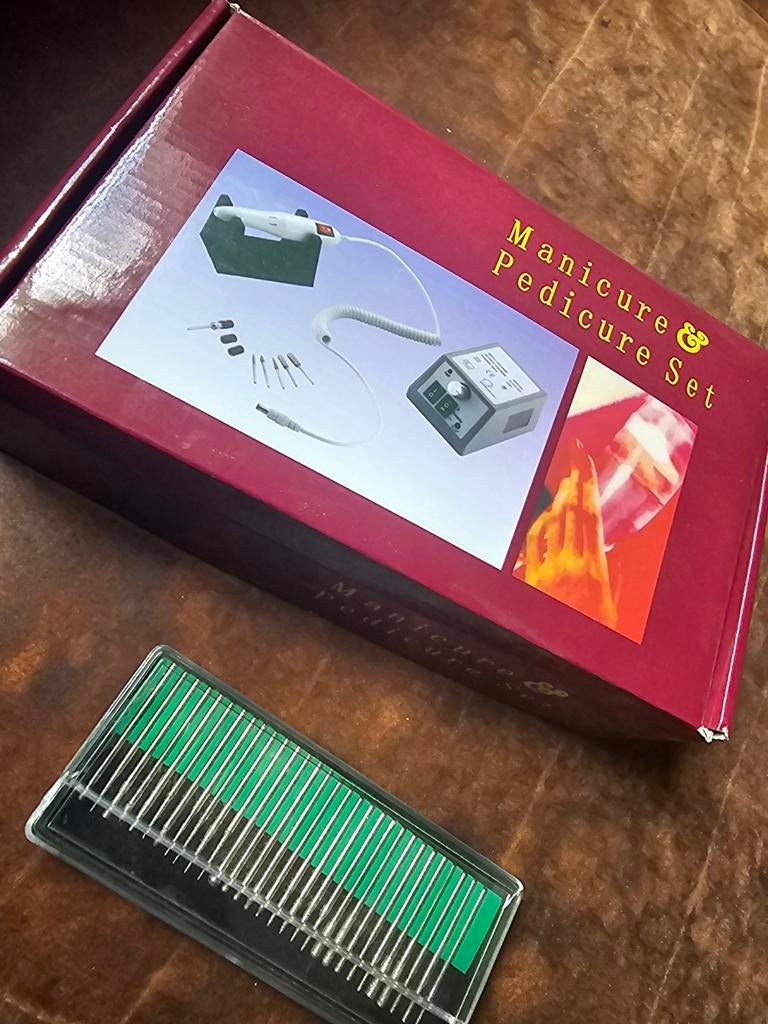 Nagelfrees Manicure & pedicure set, Witgoed en Apparatuur, Persoonlijke-verzorgingsapparatuur, Ophalen, Nieuw, Hand- en Voetverzorging