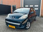 Peugeot 107 Automaat, Airco, lage KM netjes! NAP, Auto's, Automaat, Zwart, Bedrijf, Alarm