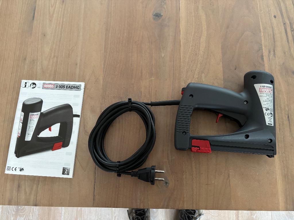 Novus electrische tacker/nietapparaat, Ophalen, Zo goed als nieuw